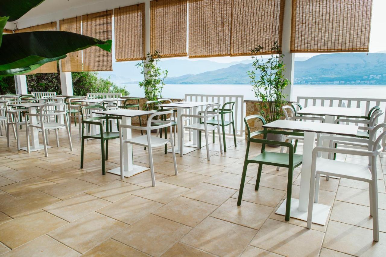 Hotel Plaza Pag Town Exterior photo