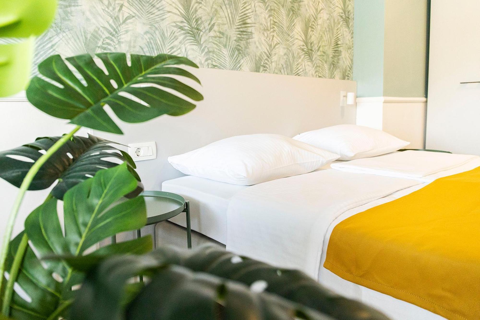 Hotel Plaza Pag Town Room photo